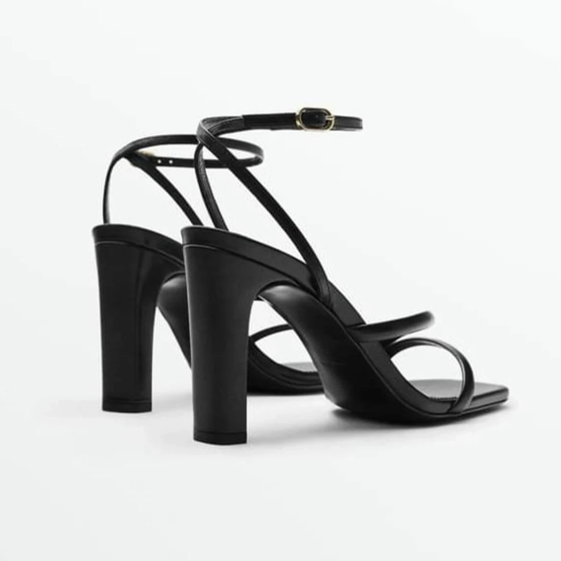 Svarta klackskor  - 90