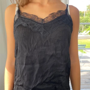 Spetslinne - Jättegulligt spetslinne!