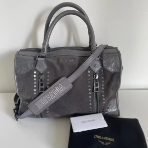 Zadig väska - Nypris: 6700 kr Fläckig på baksidan (se bild nr 3) Kan sälja för billigare vid snabb affär!