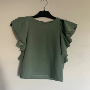 Grön blus - Fin o bra skick.