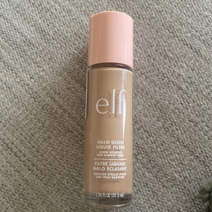 E.l.f halow glow liquid filter - Färgen är 3.5💗 skriv om du har fler frågor