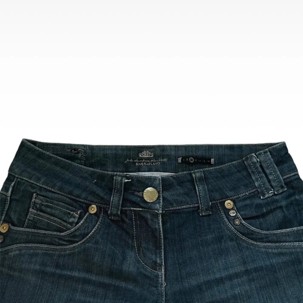 Låg midjade jeans, knappt använda bra kvalite. De är lite för små för mig och det är därför jag inte använt de. . Jeans & Byxor.