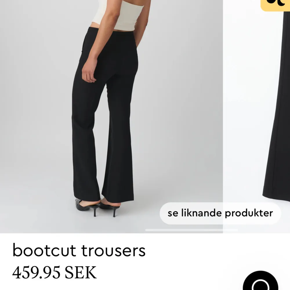 Svarta låg/mid waist kostym byxor från ginatricot i storlek S, flare, lite noppriga men det går och ta bort med noppermaskin eller ögonbrynskniv! . Farkut & Housut.