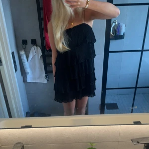 Volang klänning  - Aldrig använd