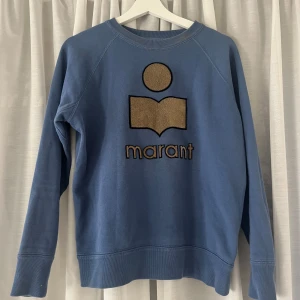Isabel marant tröja - Säljer denna unika marant tröjan🥰väl omhändertagen och inga synliga defekter förekommer!
