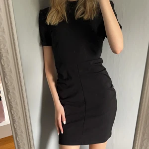 Klänning  - Super fin klänning i nyskick 