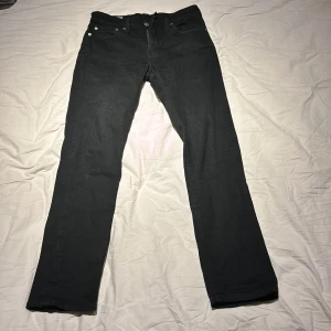 Levis 511 jeans  - Säljer dessa Levis 511 jeans som jag aldrig har använt och som är helt nya. Pris kan diskuteras 
