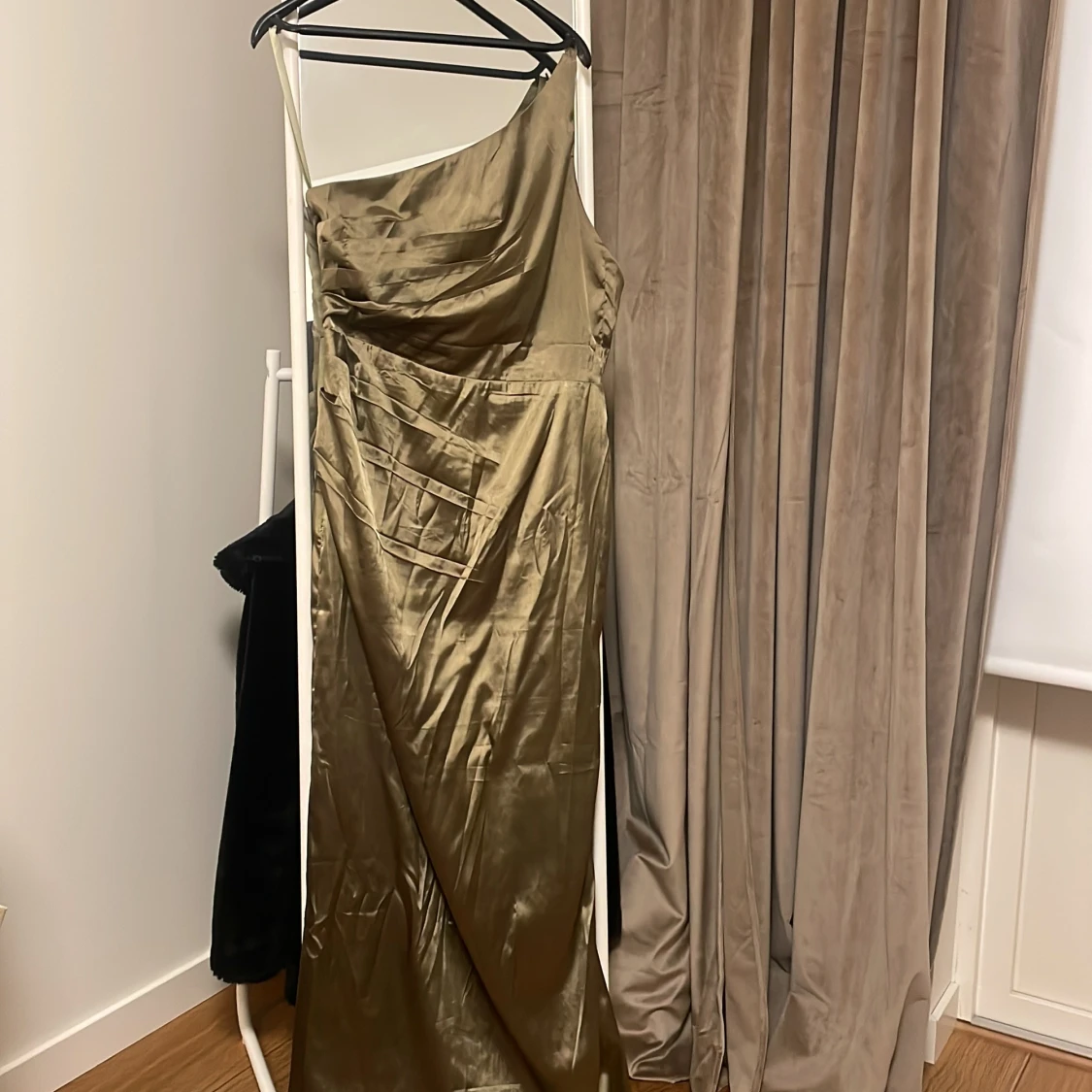 långklänning med oneshoulder