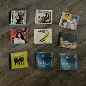 9 CD , björk, Kent, Weezer, Velvet Underground, blur, elliott Smith  - 85kr/st, alla väldigt bra kvalitet