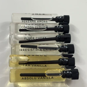 Essnce - Säljer 6 essence testparfymer av deras bästsäljare vilka är: - I Am Vanilla - Absolu Vanilla  - Cotton Clouds - Fluer chere - Irresistible enigma - Perenne Amore   Endast öppnande för att dofta på🌟