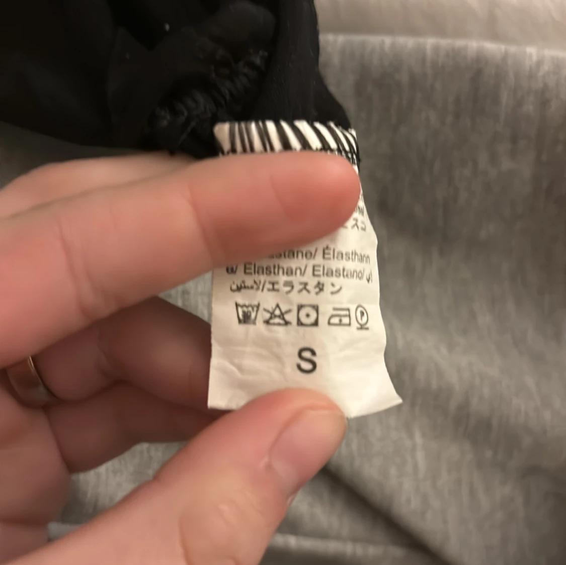 Svart croppad topp med öppen rygg - 91