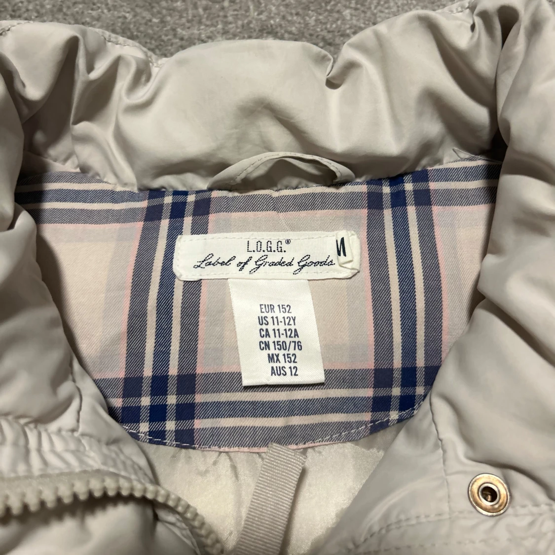 Ljus beige dunväst  - 91