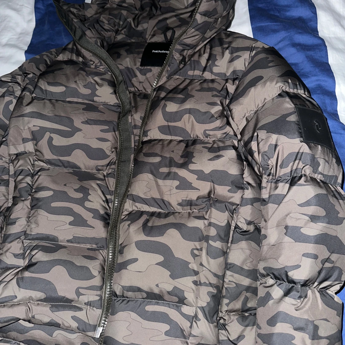 Camouflage pufferjacka med huva - 91