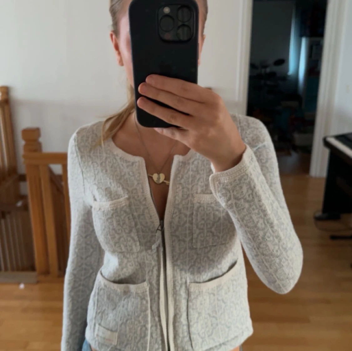 Vit mönstrad kofta - 90