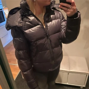 Jacka från Diesel - Säljer denna sjukt snygga jacka från diesel i mycket bra skick!