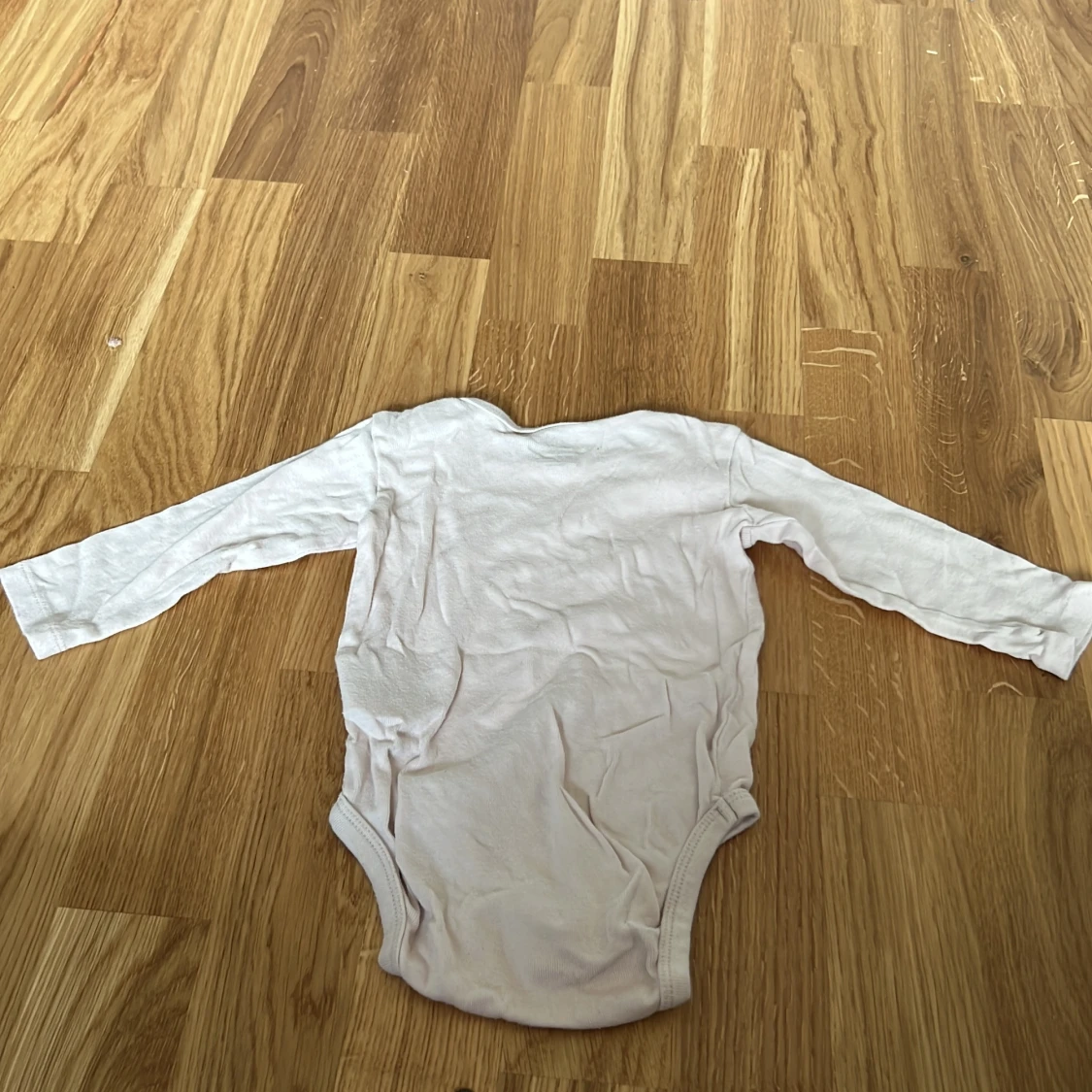 Vit långärmad body från H&M - 91