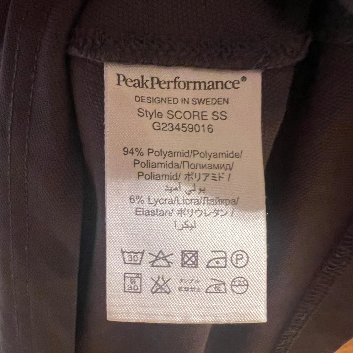 Grå pikétröja från Peak Performance - 91