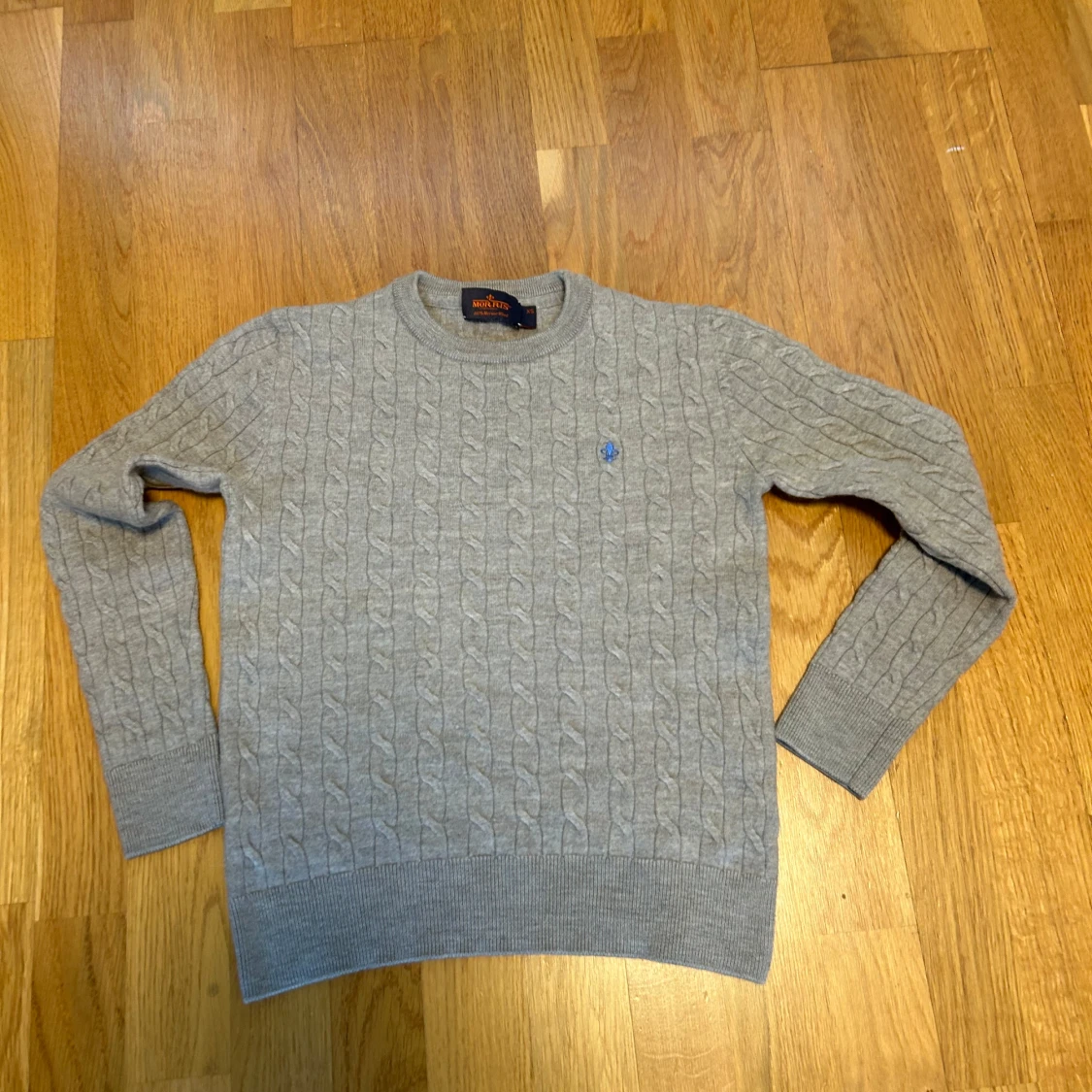 Grå tröja från Morris
