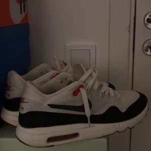 Nike Air Max 1 flyknit sneakers obsidian  - Väldigt sparsamt använda, finns inte att köpa någonstans längre!