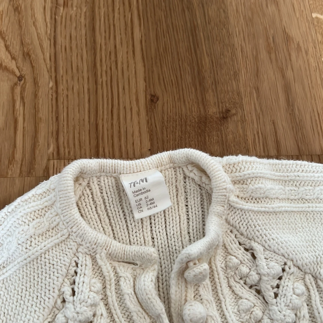 Vit stickad kofta från H&M - 90