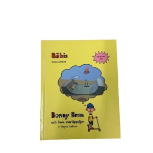 Benny Brun och hans överläppsfjun - En rolig och färgglad barnbok med gul omslag. Boken handlar om Benny Brun och hans äventyr. Perfekt för barn som älskar humor och äventyr. Innehåller illustrationer som fångar barnens uppmärksamhet.