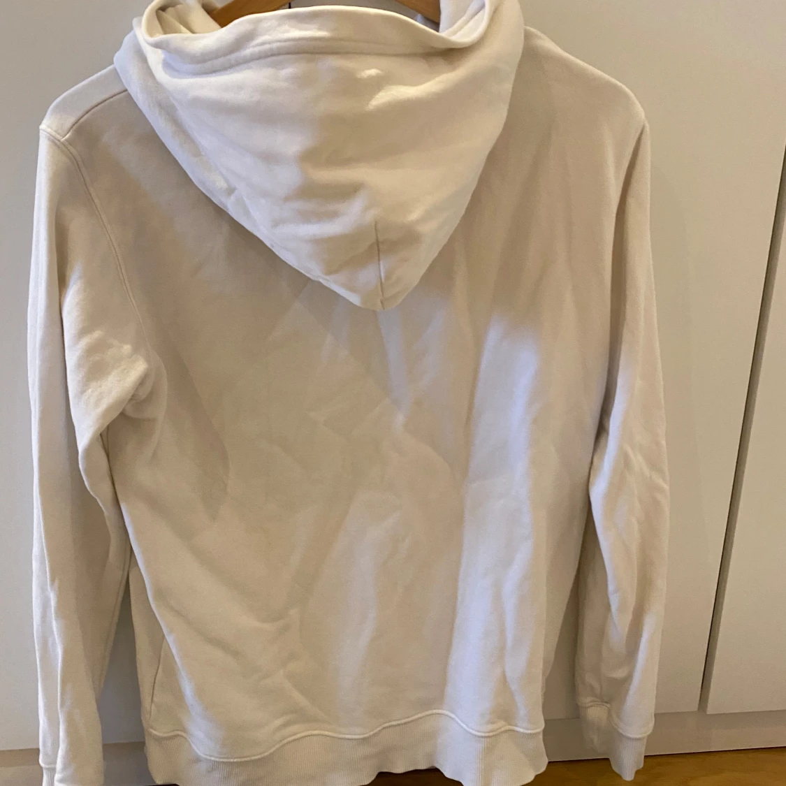 Vit hoodie från GANT🤍 - 91