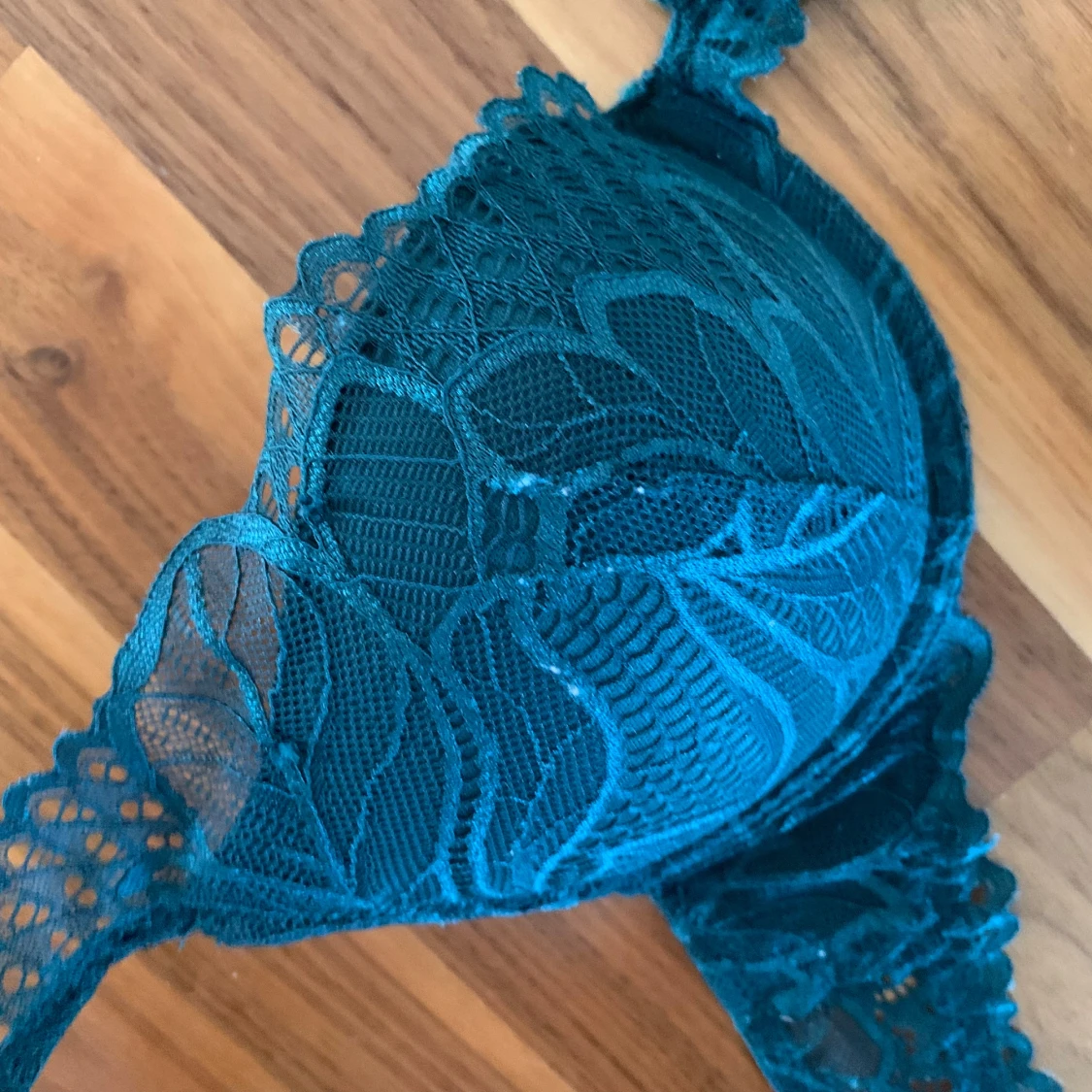 Mörkgrön spets-bh från Malva - 91