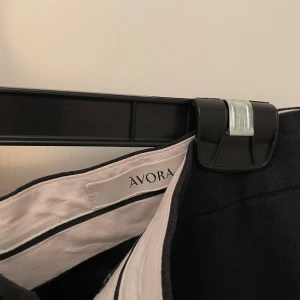 Linnebyxor Àvora - Säljer nu mina supersnygga kostymbyxor i linnematerial från Àvora då jag är en aning för lång för de. 