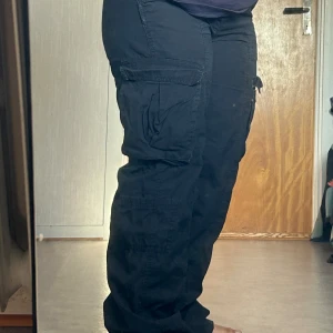 Cargo byxor - Passars mig som är 38 i storlek köpte förra året