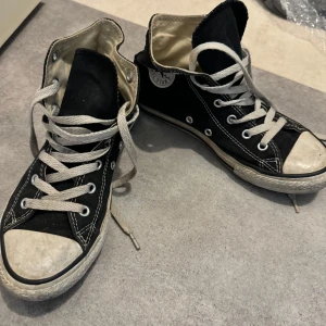 Converse storlek 35 - I använt skick 