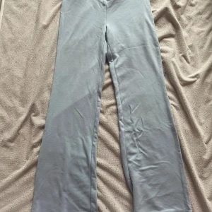 Flare leggings low waist  - 10/10 skick använda 1 gång 🤍