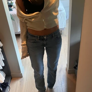 Jeans - Fina jeans från junkyard💙💙