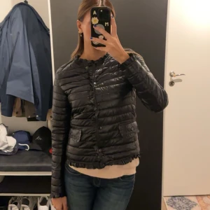 Jacka - Super fin dunjacka nu till hösten/våren😍 inga defekter!
