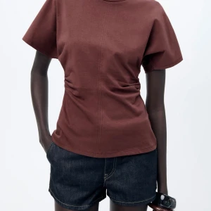 Figursydd tröja  - Använd 1 gång! Super fin och formar kroppen❤️