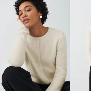 Gina kofta - Säljer denna Gina koftan🤍 aldrig använt för den aldrig kommit till användning så den är som ny😍kom med prisförslag 