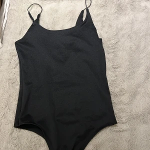 Svart body - Svart body i jättebra skick! Knappt använd🩷