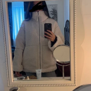 Hm Teddy jacka - Prislappen kvar och helt oanvänd! Slutsåld på hemsidan💕