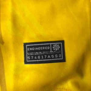 Brazil jersey - 10/10 skick använd 1 gång.  Köpte nyligen. Fan made jersey