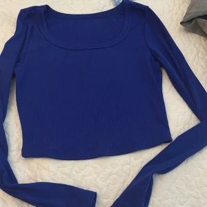 Blå tröja  - Långärmad i blått 