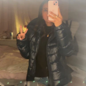 Jacka från lager157 - Den virala jackan från lager 157 i storlek M, säljer min då jag inte tycker att den är lite för stor och har tappat bort kvittot