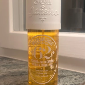 Sol de janeiro parfym stor - 240 ml (stor) sol de janeiro parfym. Originalpris 450kr