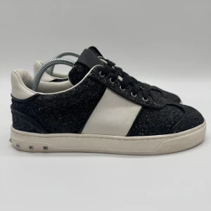 NYA VALENTINO FLYCREW - Nya Valentino Flycrew Limited Edition - Skick: 10/10 - Storlek 38 - Nypris 7500kr säljs ej längre - deluxecloset 