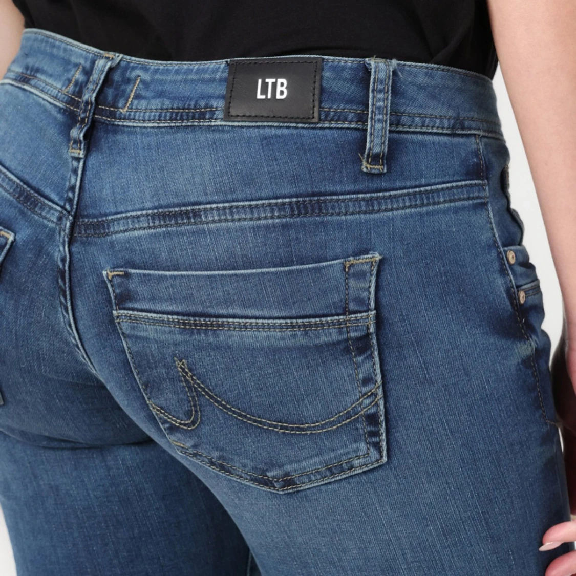 Blå bootcut jeans från LTB - 1