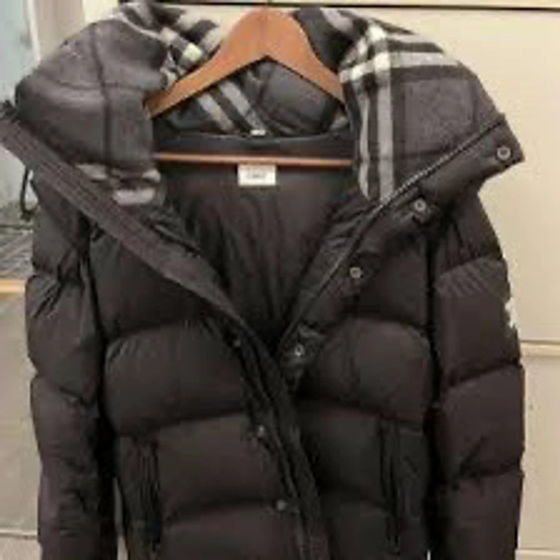 Svart dunjacka från Burberry - 3