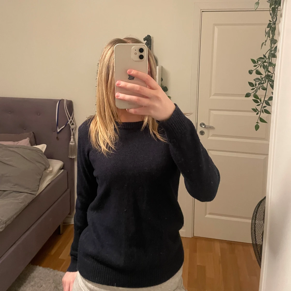 Mörkblå tröja från Vila