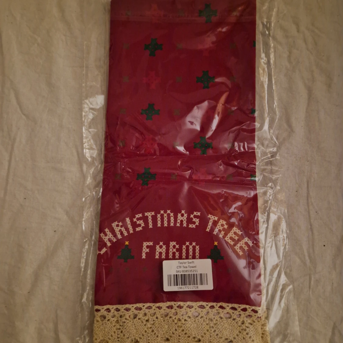 Taylor swift christmas tree farm kökshanddukar - 2