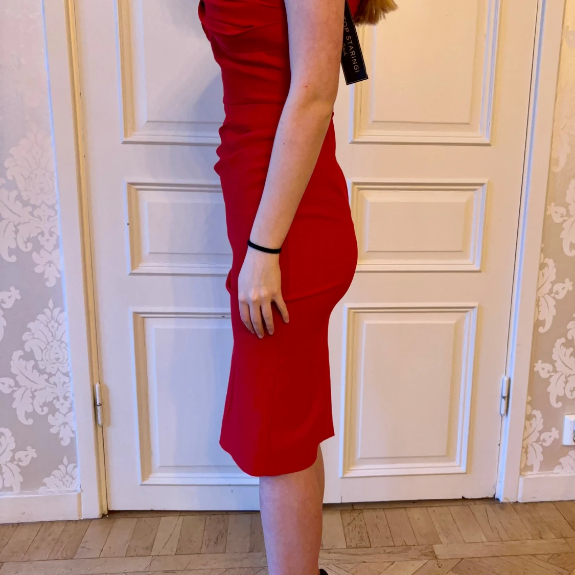 Röd klänning Stop staring - 1