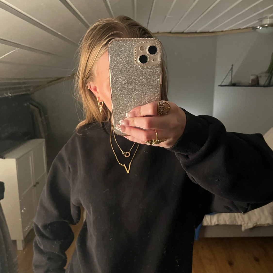 Svart sweatshirt