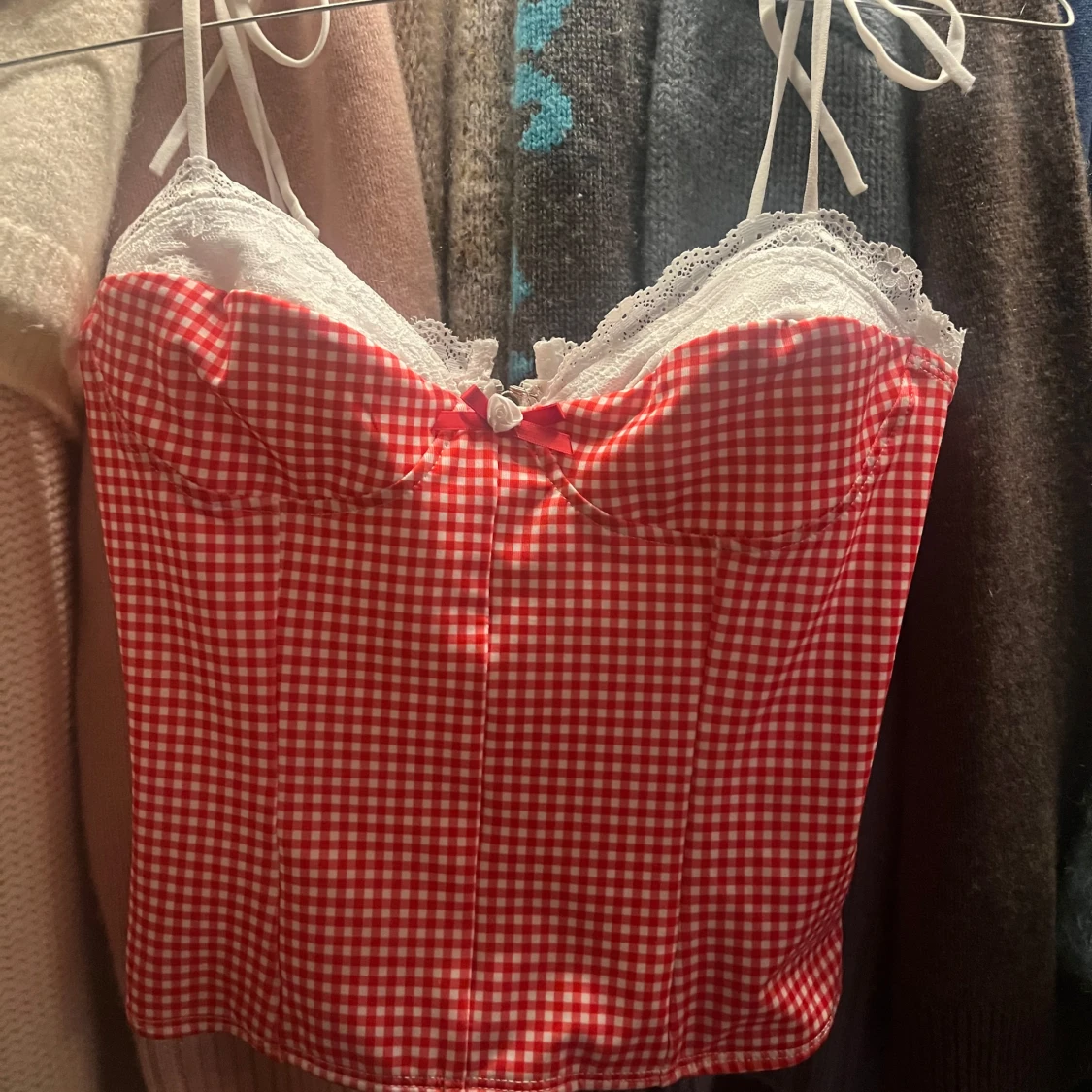 Röd vit rutig topp edikted - 1