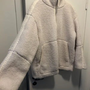 Teddy jacka - Knappt använd.